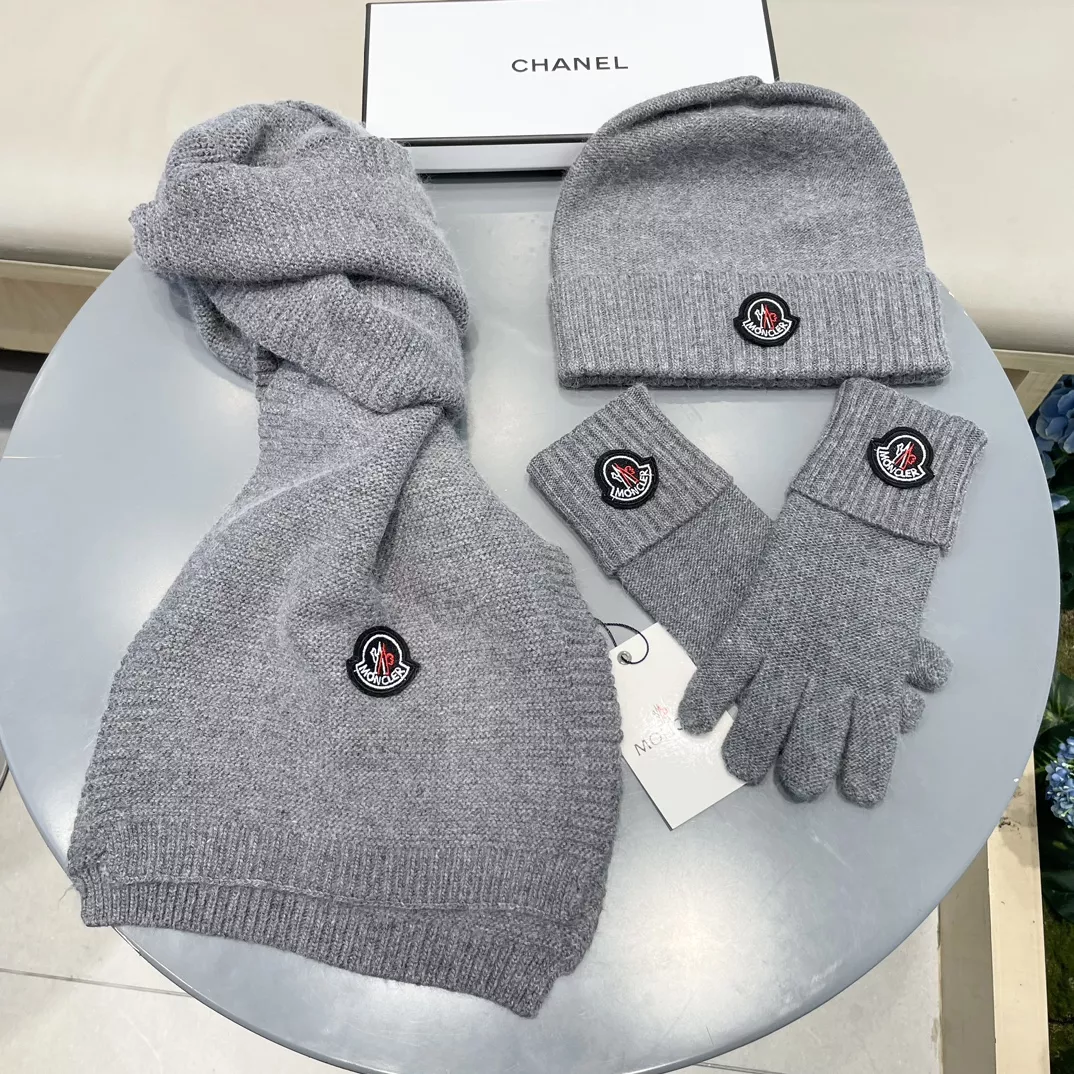 moncler hat and echapres and glove set s_12733443